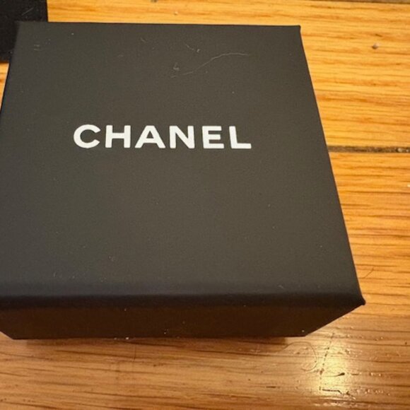 Authentic Chanel Logo CC Earrings, NWT & Receipt - Picture 16 of 16